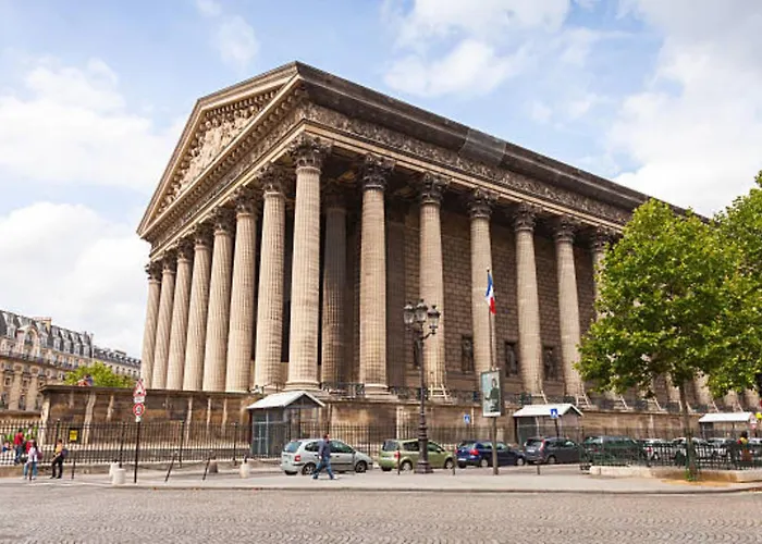 Elysées, An Ihg 4* Parigi