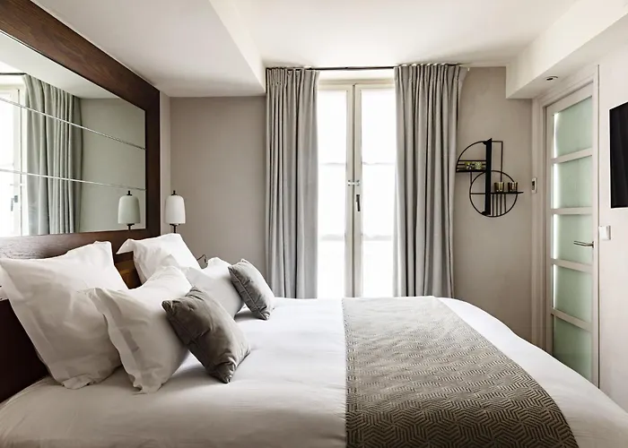 Elysées, An Ihg Hotel Parigi