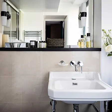 Palais De L'elysee By Ihg ホテル