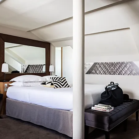 Palais De L'elysee By Ihg ホテル 4*