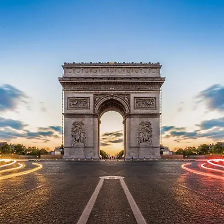 Palais De L'elysee By Ihg ホテル 4*