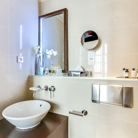 Palais De L'elysee By Ihg Hotel 4*