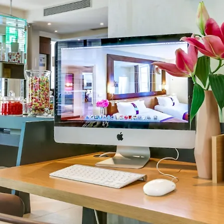 Hotel Palais De L'elysee By Ihg