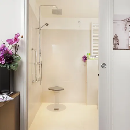 Palais De L'elysee By Ihg Hotel