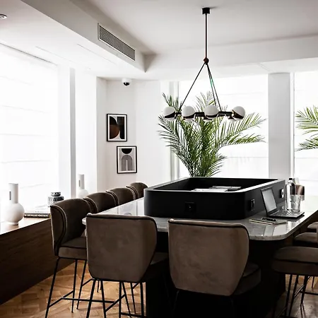 Hotel Palais De L'elysee By Ihg 4*