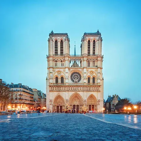 Palais De L'elysee By Ihg ホテル 4*