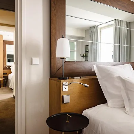 Palais De L'elysee By Ihg ホテル 4*