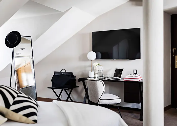 Hotel Elysées, An Ihg