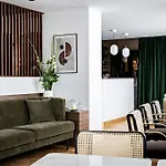 Hotel Palais De L'elysee By Ihg 4*