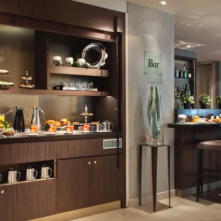 Elysées, An Ihg 4*