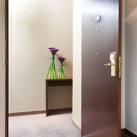 Hotel Elysées, An Ihg 4*